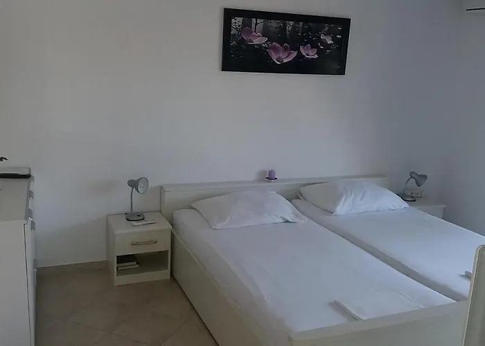 Elena Apartman Trogir